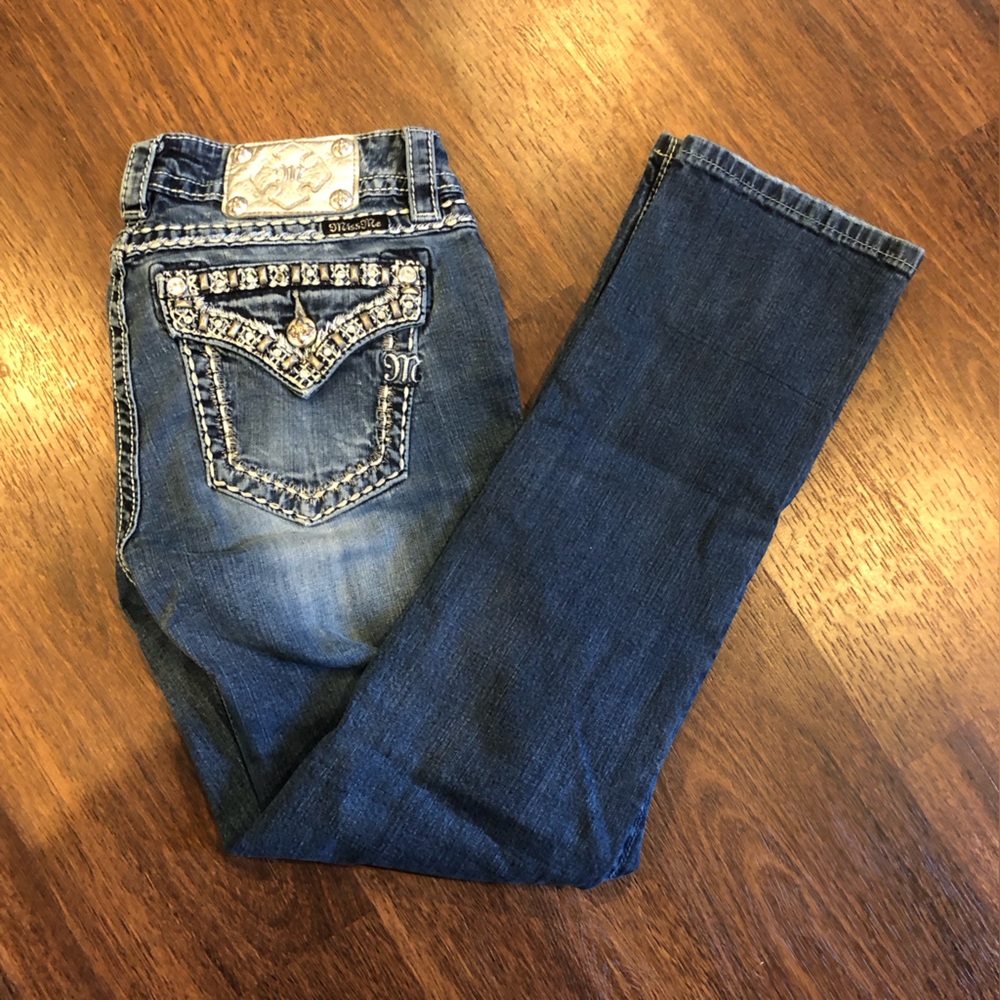 Miss Me Embroidered Jeans Mid-Rise cropped 28